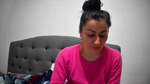 Mikyloveu online show from January 14, 2026, 4:56 pm