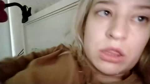 Mila 420 online show from May 17, 2026, 7:39 am