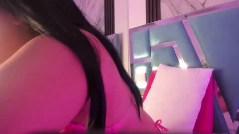 Snapshot of mila_clum chatting on February 24, 2025, 7:41 pm Camila online show from February 24, 2025, 7:41 pm