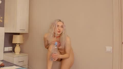 Snapshot of mila_demure chatting on February 19, 2025, 2:44 pm mila_demure online show from February 19, 2025, 2:44 pm