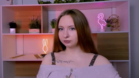 mila_glow online show from November 11, 2025, 12:27 pm