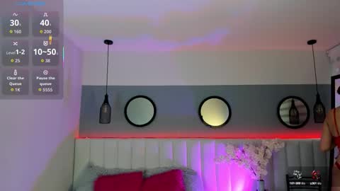 mila_hank online show from September 26, 2025, 12:20 pm