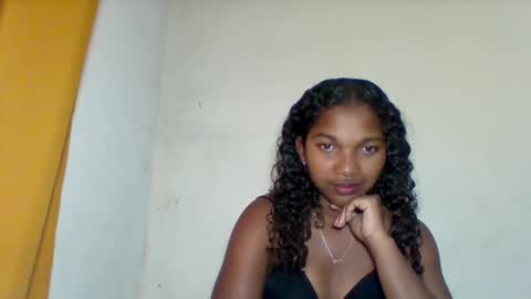 Snapshot of mila_lunah chatting on April 25, 2026, 3:09 am mila_lunah online show from April 25, 2026, 3:09 am