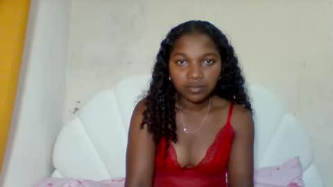 Snapshot of mila_lunah chatting on May 19, 2026, 1:56 am mila_lunah online show from May 19, 2026, 1:56 am