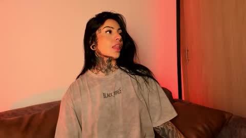     online show from November 5, 2025, 11:27 pm