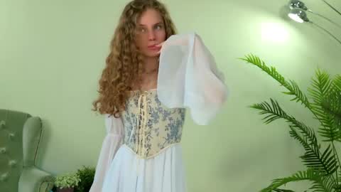 Mila online show from May 7, 2026, 5:24 am
