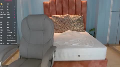 Snapshot of milaa_star chatting on February 28, 2026, 3:29 am milaa_star online show from February 28, 2026, 3:29 am