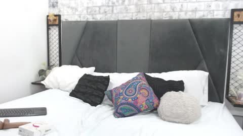 mila online show from February 3, 2025, 11:53 am