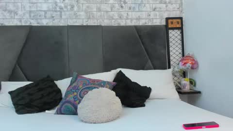 mila online show from October 5, 2025, 10:13 am