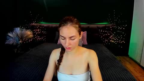 Milla online show from September 21, 2025, 5:42 am