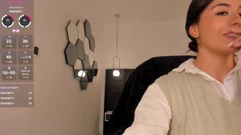 Snapshot of milacoleman chatting on February 3, 2026, 6:22 am Mila online show from February 3, 2026, 6:22 am