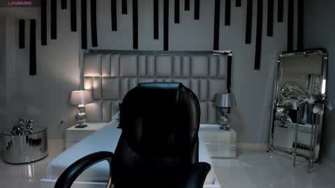 Snapshot of milacoleman chatting on February 17, 2026, 2:08 am Mila online show from February 17, 2026, 2:08 am