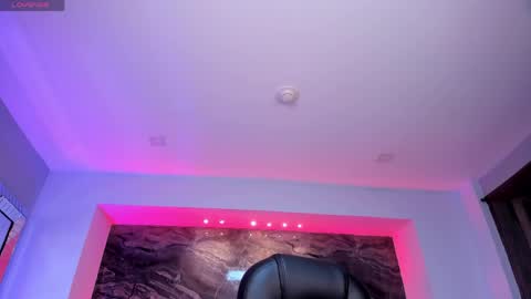 Snapshot of milacoleman chatting on April 3, 2026, 3:04 am Mila online show from April 3, 2026, 3:04 am