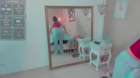 miladiosa online show from September 24, 2025, 11:35 am