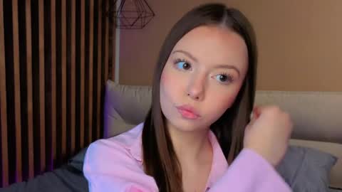 Snapshot of milaice chatting on May 7, 2026, 3:50 pm Mila online show from May 7, 2026, 3:50 pm