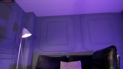 Snapshot of milalawrence_ chatting on April 20, 2026, 11:35 am Mila online show from April 20, 2026, 11:35 am