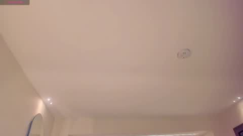Snapshot of milalawrence_ chatting on April 22, 2026, 11:34 am Mila online show from April 22, 2026, 11:34 am
