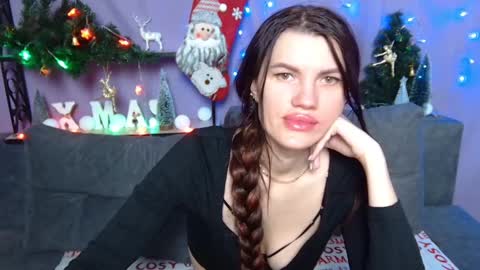 Snapshot of milaloona chatting on December 7, 2024, 10:23 am Milaloona online show from December 7, 2024, 10:23 am