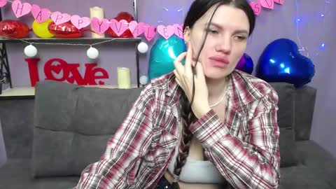 Snapshot of milaloona chatting on February 13, 2025, 2:52 pm Milaloona online show from February 13, 2025, 2:52 pm