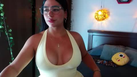 Snapshot of milaloversxxx chatting on March 12, 2026, 10:05 pm mila online show from March 12, 2026, 10:05 pm