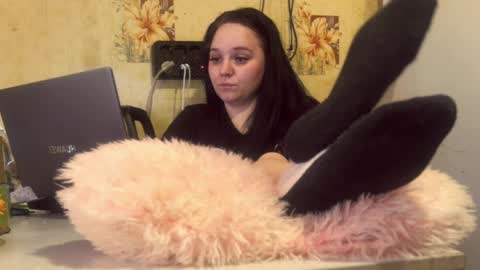 milamisss online show from June 1, 2026, 11:23 am
