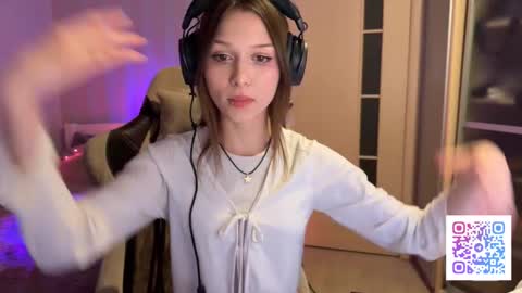 milamiuu online show from February 1, 2026, 4:49 pm