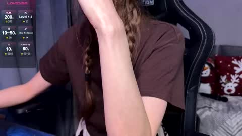 Snapshot of milana_sexwife chatting on February 5, 2026, 12:10 pm Dan and Milana online show from February 5, 2026, 12:10 pm