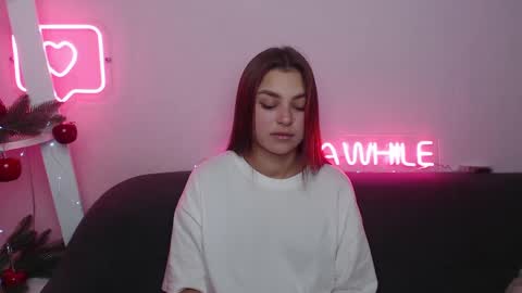 Snapshot of milanaangelas chatting on December 17, 2024, 10:34 am milanaangelas online show from December 17, 2024, 10:34 am