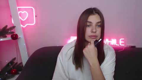 Snapshot of milanaangelas chatting on December 20, 2024, 10:49 am milanaangelas online show from December 20, 2024, 10:49 am