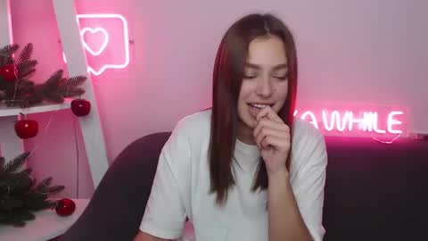 Snapshot of milanaangelas chatting on December 23, 2024, 10:32 am milanaangelas online show from December 23, 2024, 10:32 am