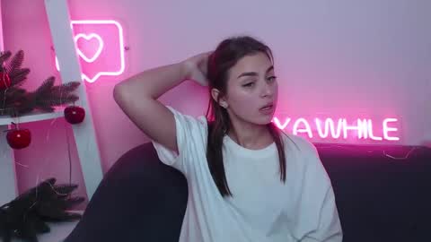 Snapshot of milanaangelas chatting on December 27, 2024, 10:45 am milanaangelas online show from December 27, 2024, 10:45 am