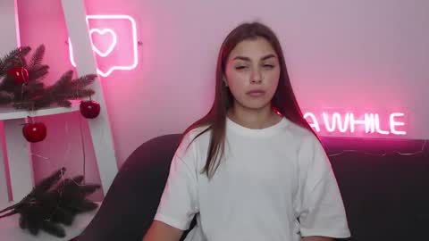 Snapshot of milanaangelas chatting on December 29, 2024, 5:53 am milanaangelas online show from December 29, 2024, 5:53 am