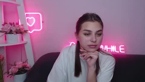 Snapshot of milanaangelas chatting on January 17, 2025, 11:06 am milanaangelas online show from January 17, 2025, 11:06 am