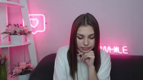 Snapshot of milanaangelas chatting on January 19, 2025, 5:37 am milanaangelas online show from January 19, 2025, 5:37 am