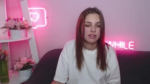 Snapshot of milanaangelas chatting on January 24, 2025, 10:43 am milanaangelas online show from January 24, 2025, 10:43 am
