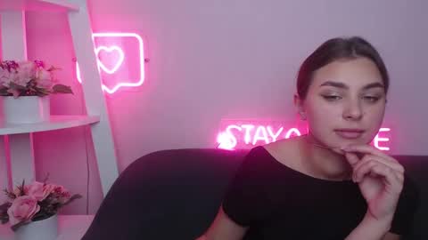 Snapshot of milanaangelas chatting on January 31, 2025, 8:54 am milanaangelas online show from January 31, 2025, 8:54 am