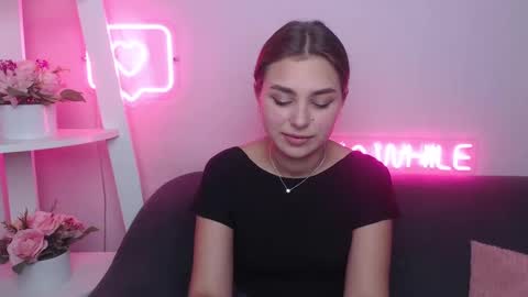 Snapshot of milanaangelas chatting on January 31, 2025, 11:56 am milanaangelas online show from January 31, 2025, 11:56 am
