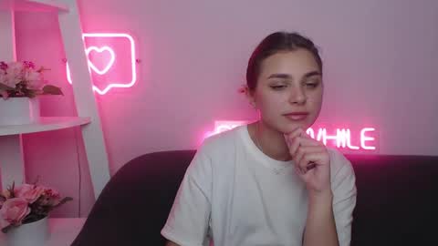 Snapshot of milanaangelas chatting on February 1, 2025, 11:54 am milanaangelas online show from February 1, 2025, 11:54 am