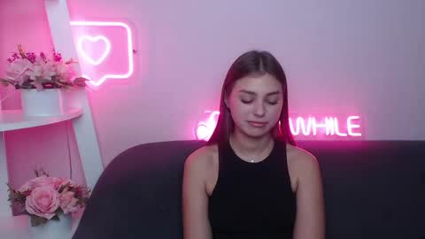 Snapshot of milanaangelas chatting on February 21, 2025, 2:59 pm milanaangelas online show from February 21, 2025, 2:59 pm