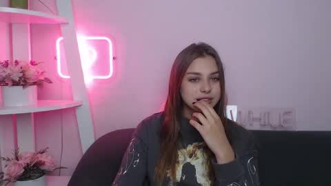 Snapshot of milanaangelas chatting on September 13, 2025, 4:45 am milanaangelas online show from September 13, 2025, 4:45 am