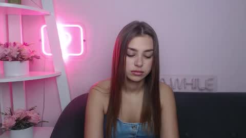 Snapshot of milanaangelas chatting on October 13, 2025, 4:34 am milanaangelas online show from October 13, 2025, 4:34 am
