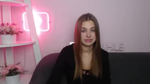 Snapshot of milanaangelas chatting on October 13, 2025, 8:42 pm milanaangelas online show from October 13, 2025, 8:42 pm