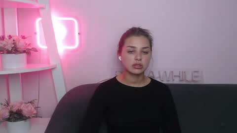 Snapshot of milanaangelas chatting on October 18, 2025, 4:52 pm milanaangelas online show from October 18, 2025, 4:52 pm
