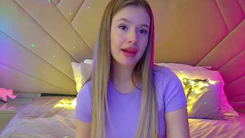 MilanaBalmain online show from March 8, 2025, 2:08 pm