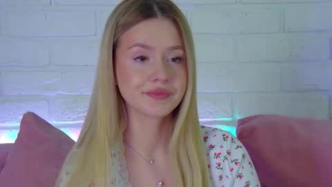 MilanaBalmain online show from February 10, 2026, 4:49 am