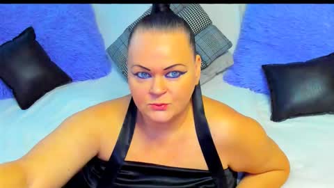 Lana online show from November 24, 2025, 7:41 am