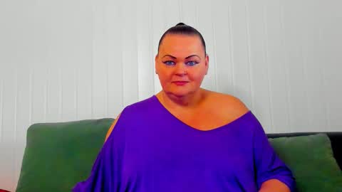 Snapshot of milanabiegert chatting on February 10, 2026, 12:09 pm Lana online show from February 10, 2026, 12:09 pm