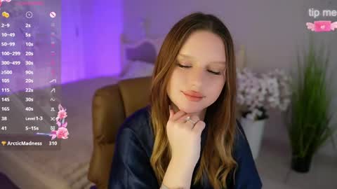 milanamoons online show from April 25, 2026, 1:41 pm