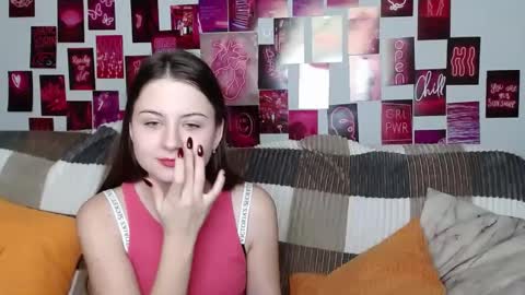 milanaroz online show from February 2, 2025, 4:54 pm