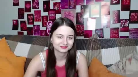 milanaroz online show from February 3, 2025, 1:51 pm